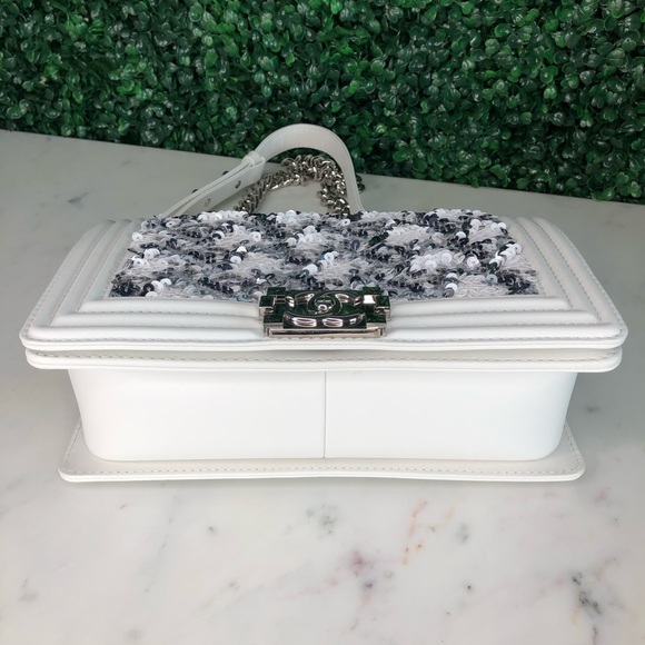 ❌SOLD❌CHANEL White Sequin BoyBag Limited Edition - Picture 8 of 17